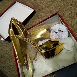 Gold metallic high heels